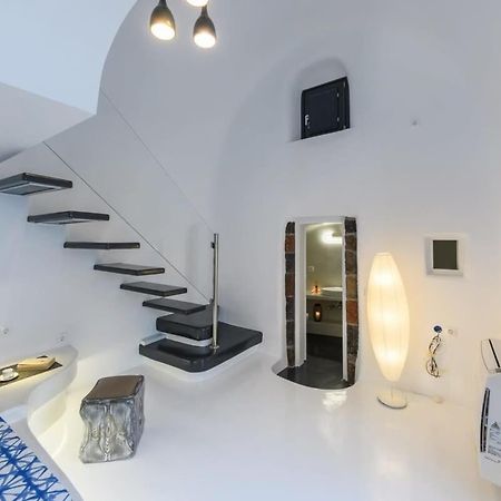 Apartamento Santorini Traditional Apt With Private Hot Tub Fira  Exterior foto