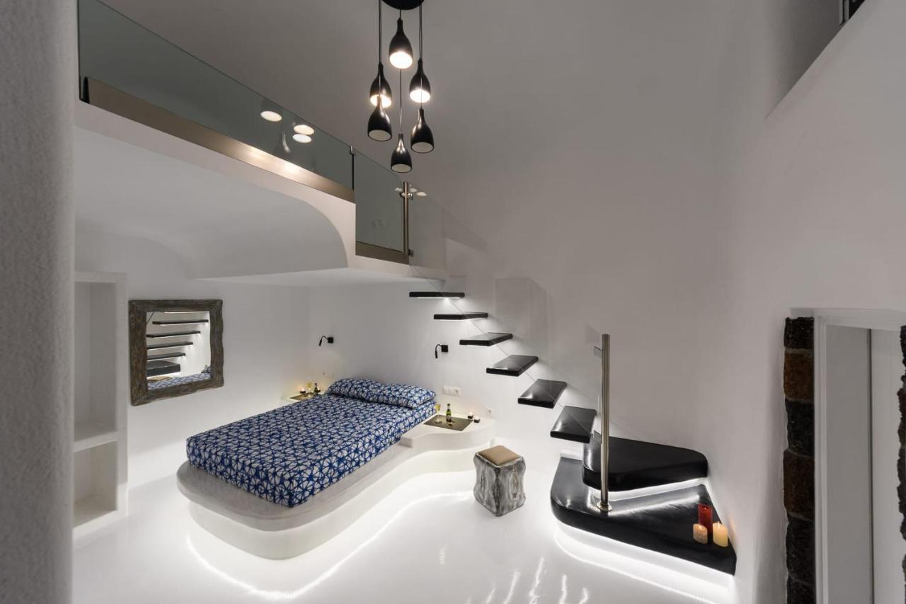 Apartamento Santorini Traditional Apt With Private Hot Tub Fira  Exterior foto