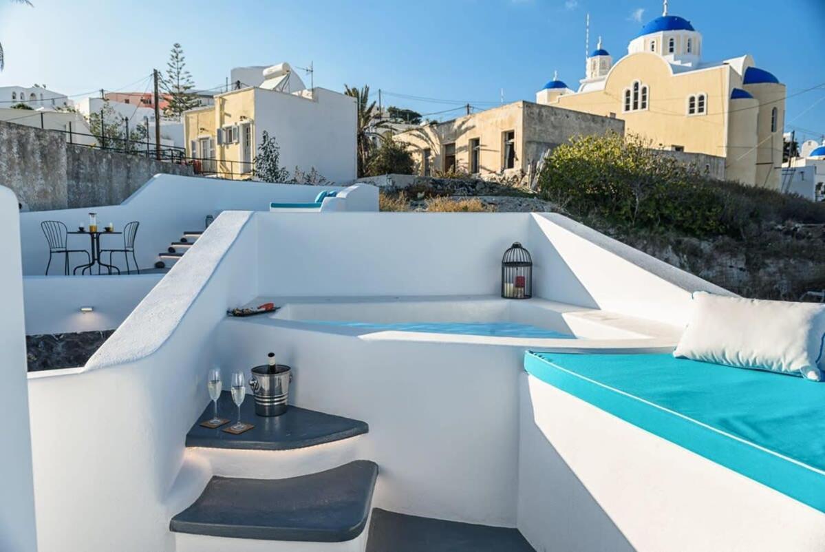 Apartamento Santorini Traditional Apt With Private Hot Tub Fira  Exterior foto