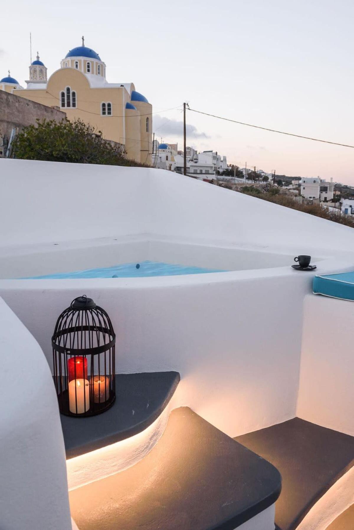 Apartamento Santorini Traditional Apt With Private Hot Tub Fira  Exterior foto
